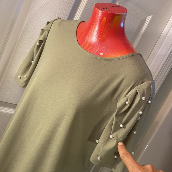 A Love Story Green Pearl Embellished Blouse - Picture 12 of 13